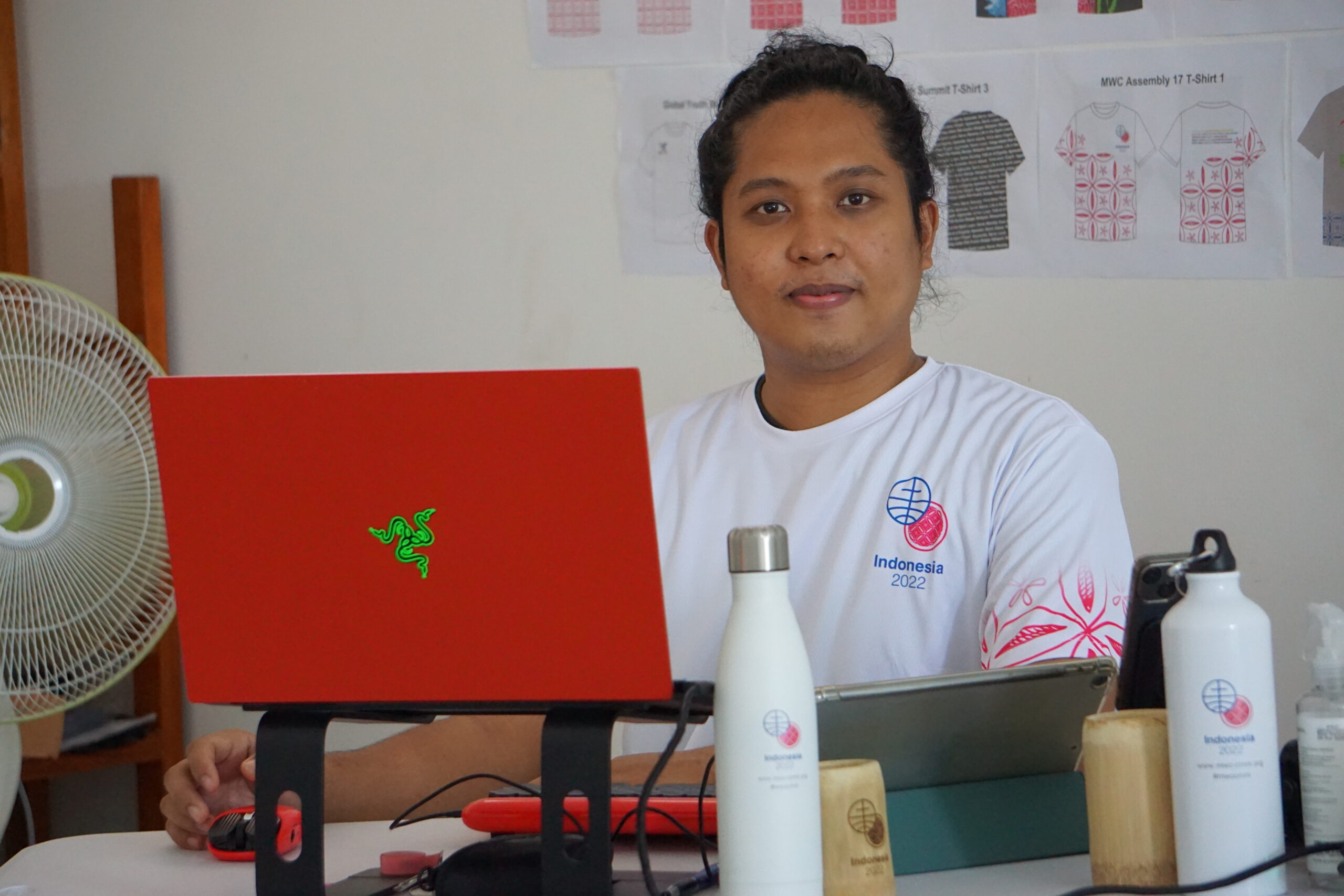 Working at computer desk during MWC Assembly 2022